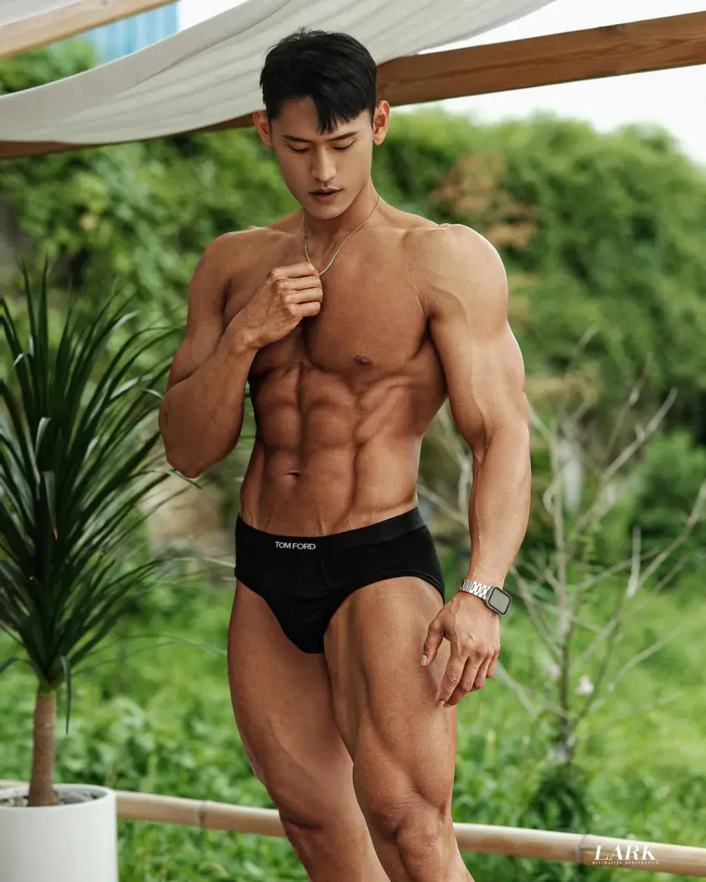 หนุ่มเกาหลีงานดี มีวาร์ป ( IG : _baron_0v0 )