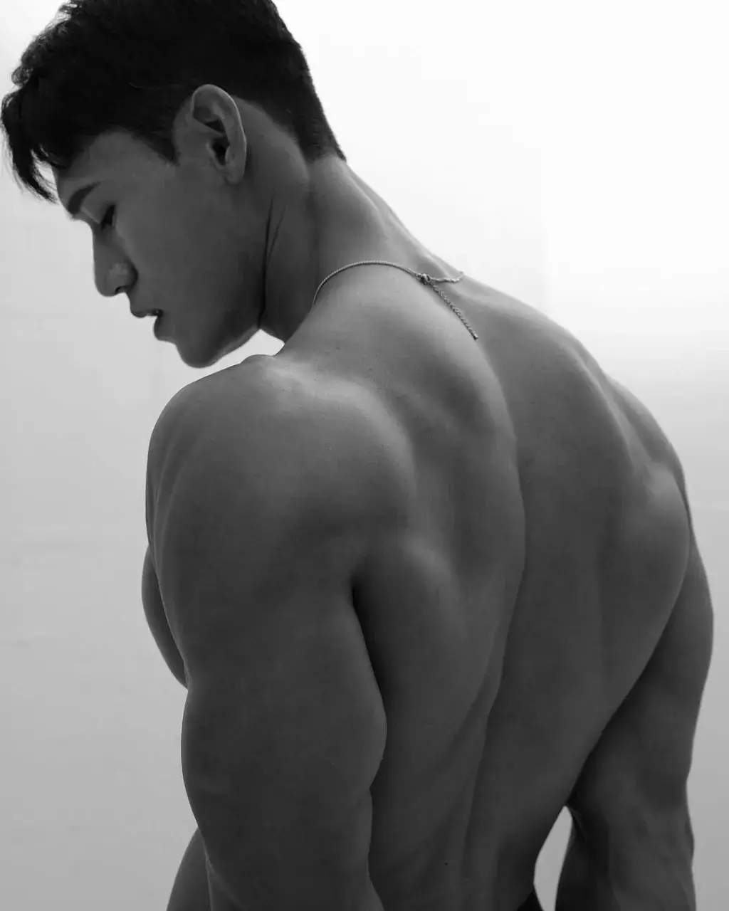 หนุ่มเกาหลีงานดี มีวาร์ป ( IG : _baron_0v0 )