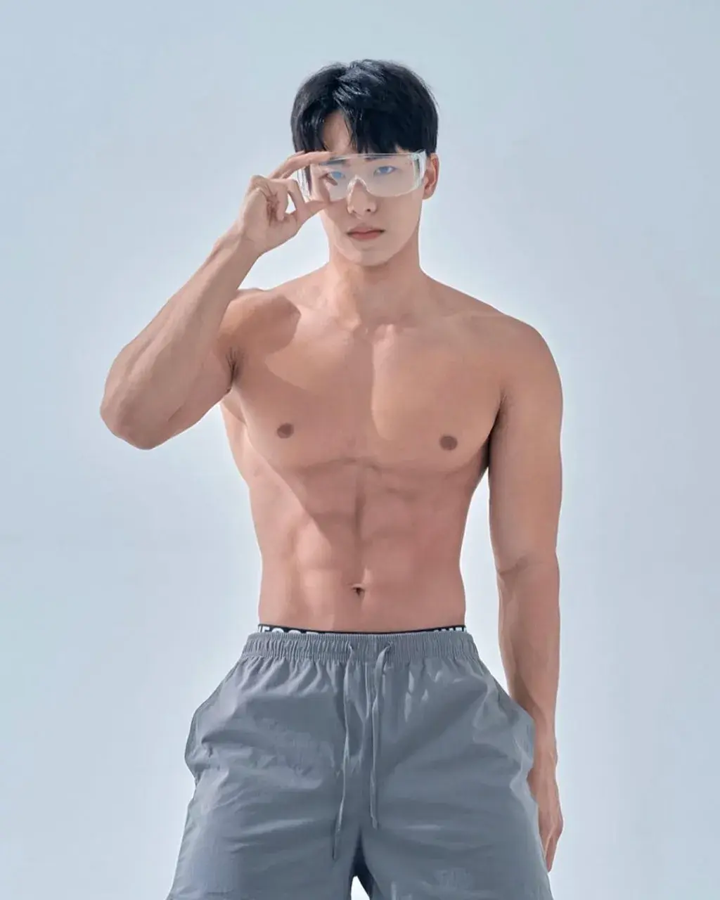 หนุ่มเกาหลีงานดี มีวาร์ป ( IG : khsccs )