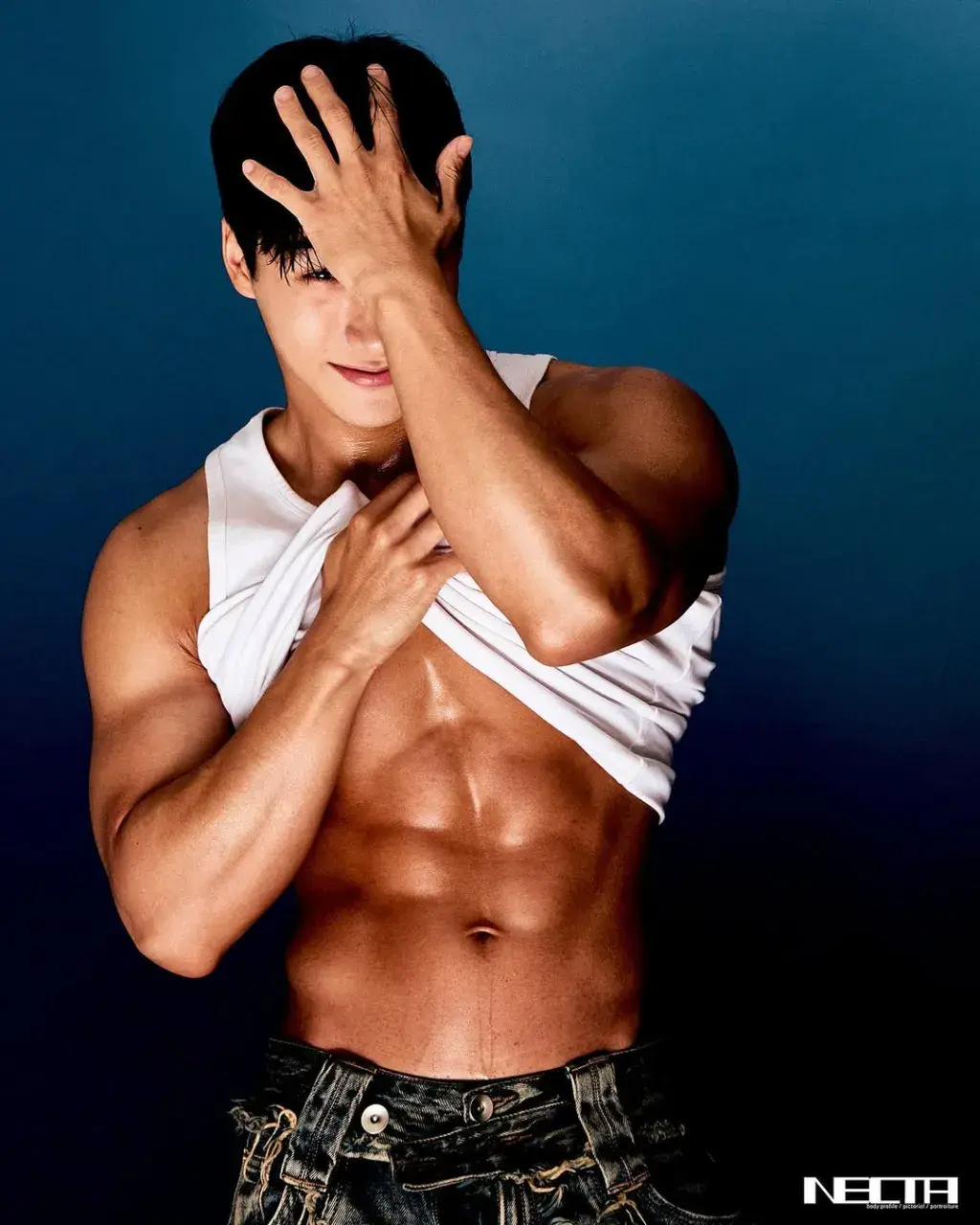 หนุ่มเกาหลีงานดี มีวาร์ป ( IG : khsccs )