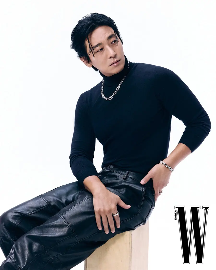Ju Ji hoon @ W Korea October 2025