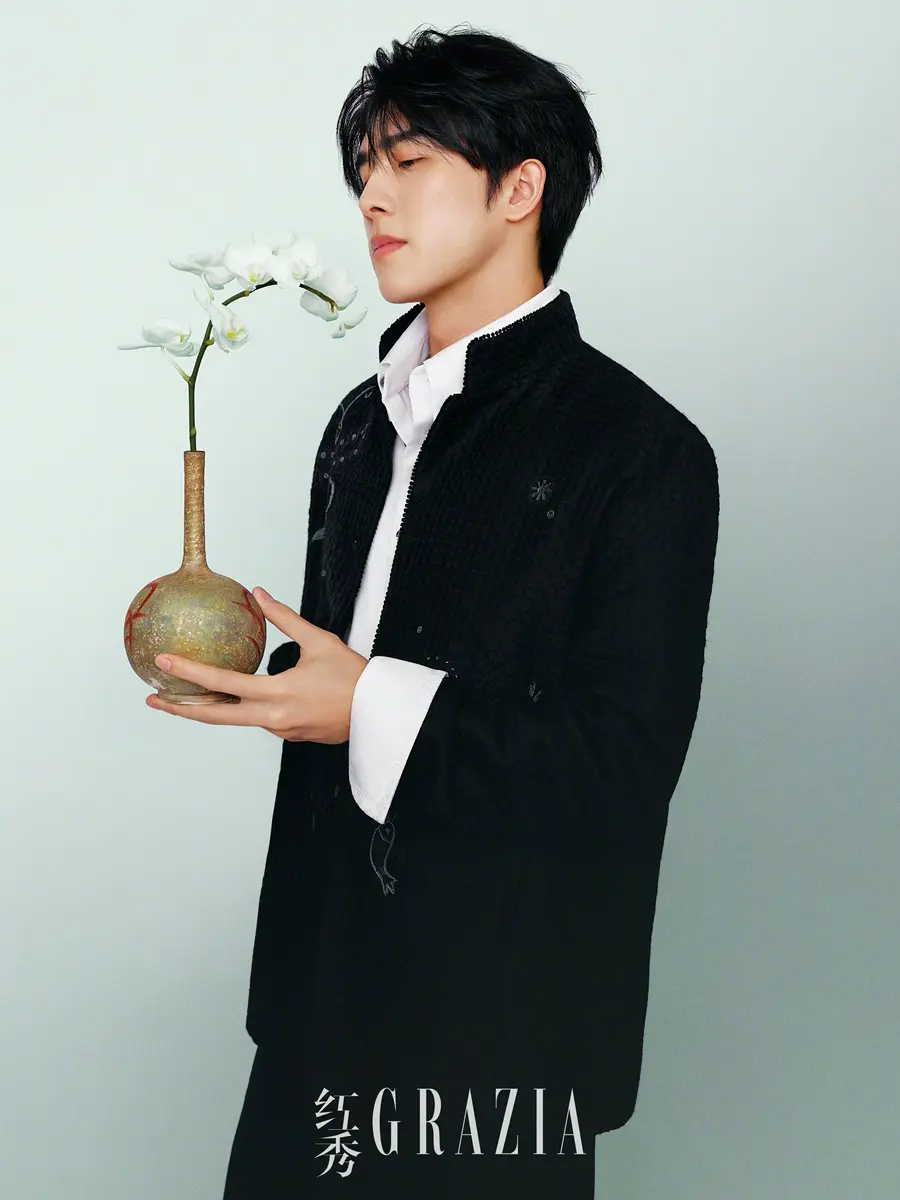 บูม รวีวิชญ์ @ GRAZIA China September 2025