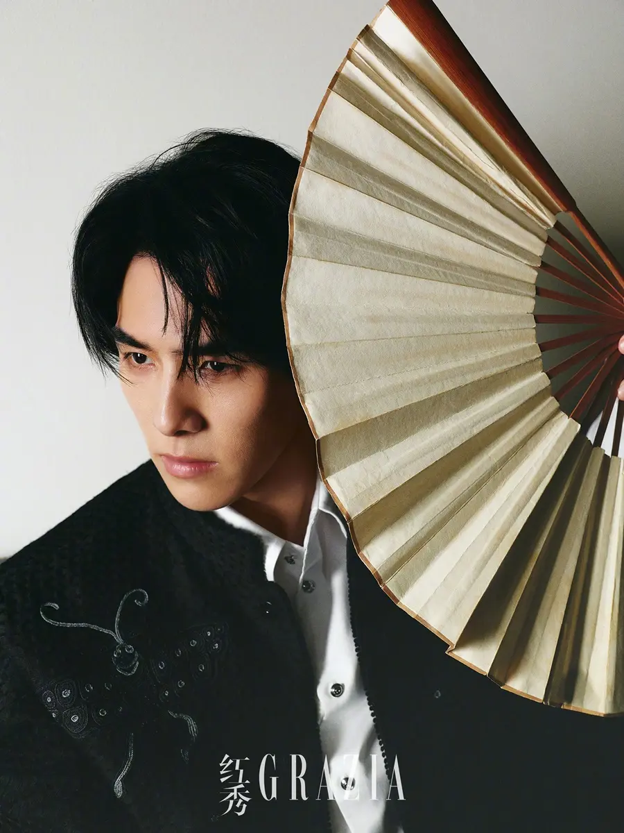 บูม รวีวิชญ์ @ GRAZIA China September 2025