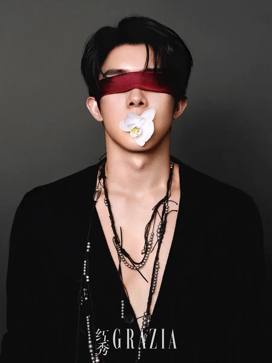 บูม รวีวิชญ์ @ GRAZIA China September 2025