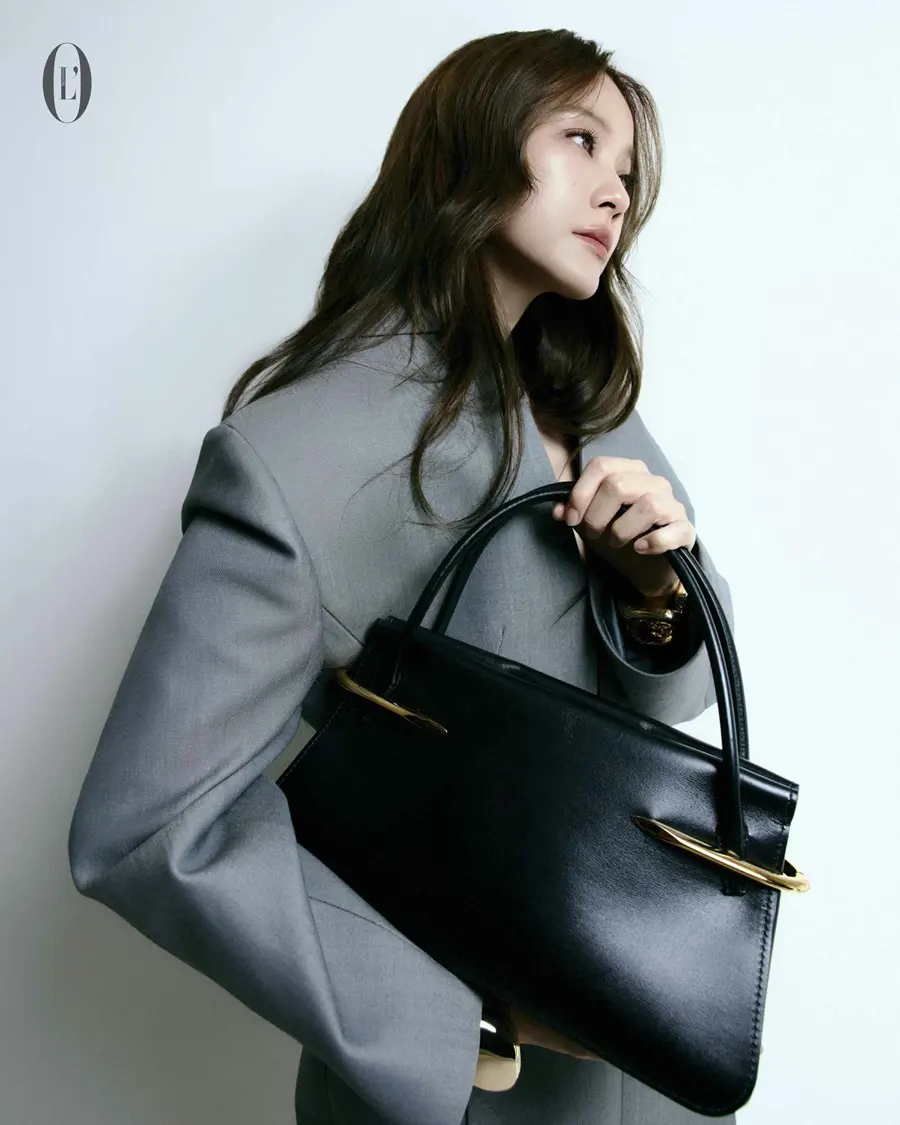 น้ำตาล-ทิพนารี @ L’OFFICIEL Singapore October 2025