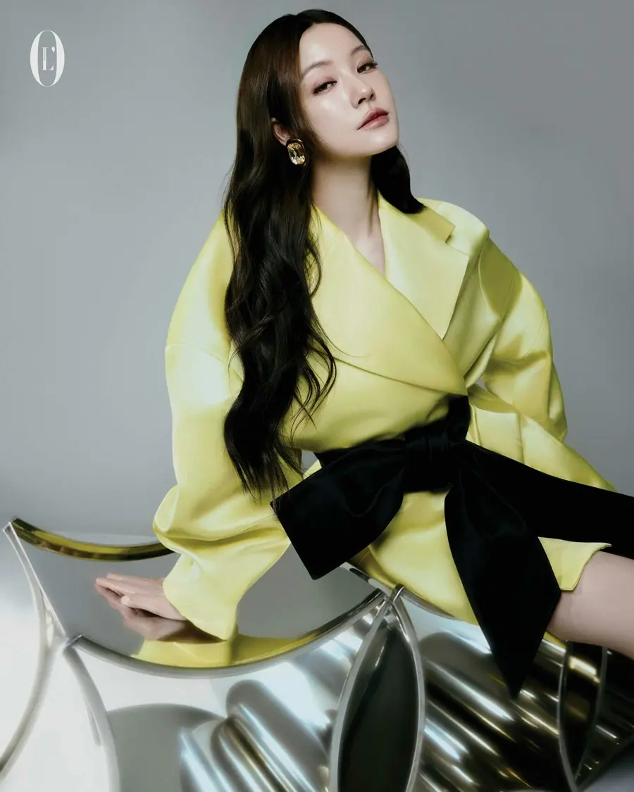 น้ำตาล-ทิพนารี @ L’OFFICIEL Singapore October 2025