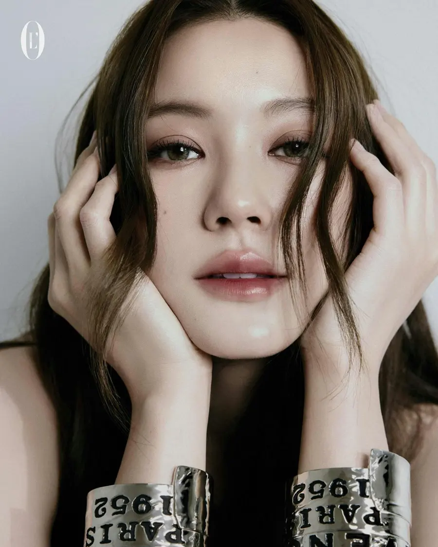 น้ำตาล-ทิพนารี @ L’OFFICIEL Singapore October 2025