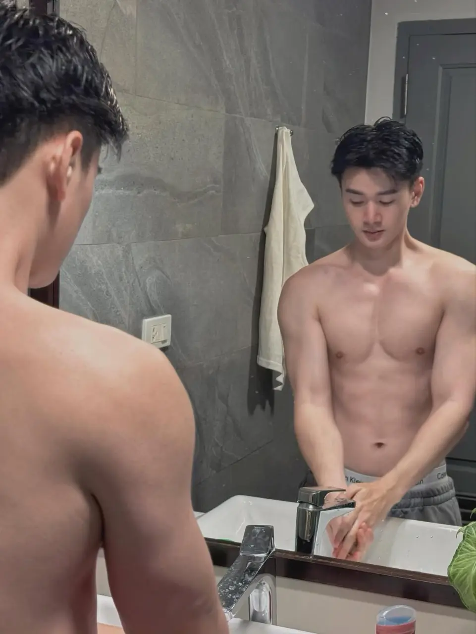 ถอดโชว์เรือนร่าง 2949