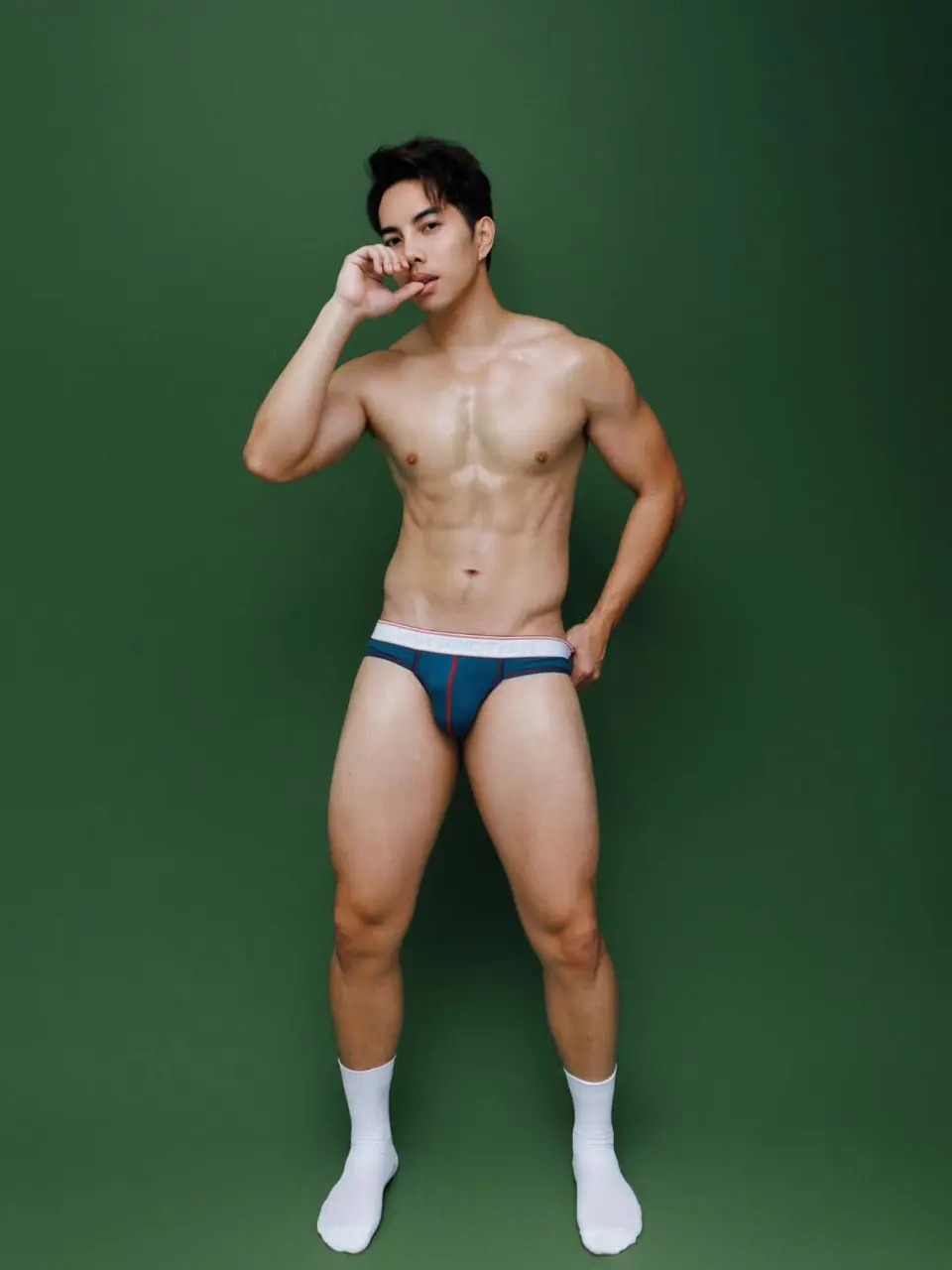 ถอดโชว์เรือนร่าง 2950