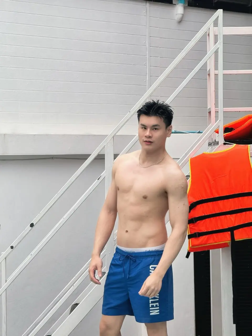 ถอดโชว์เรือนร่าง 2950