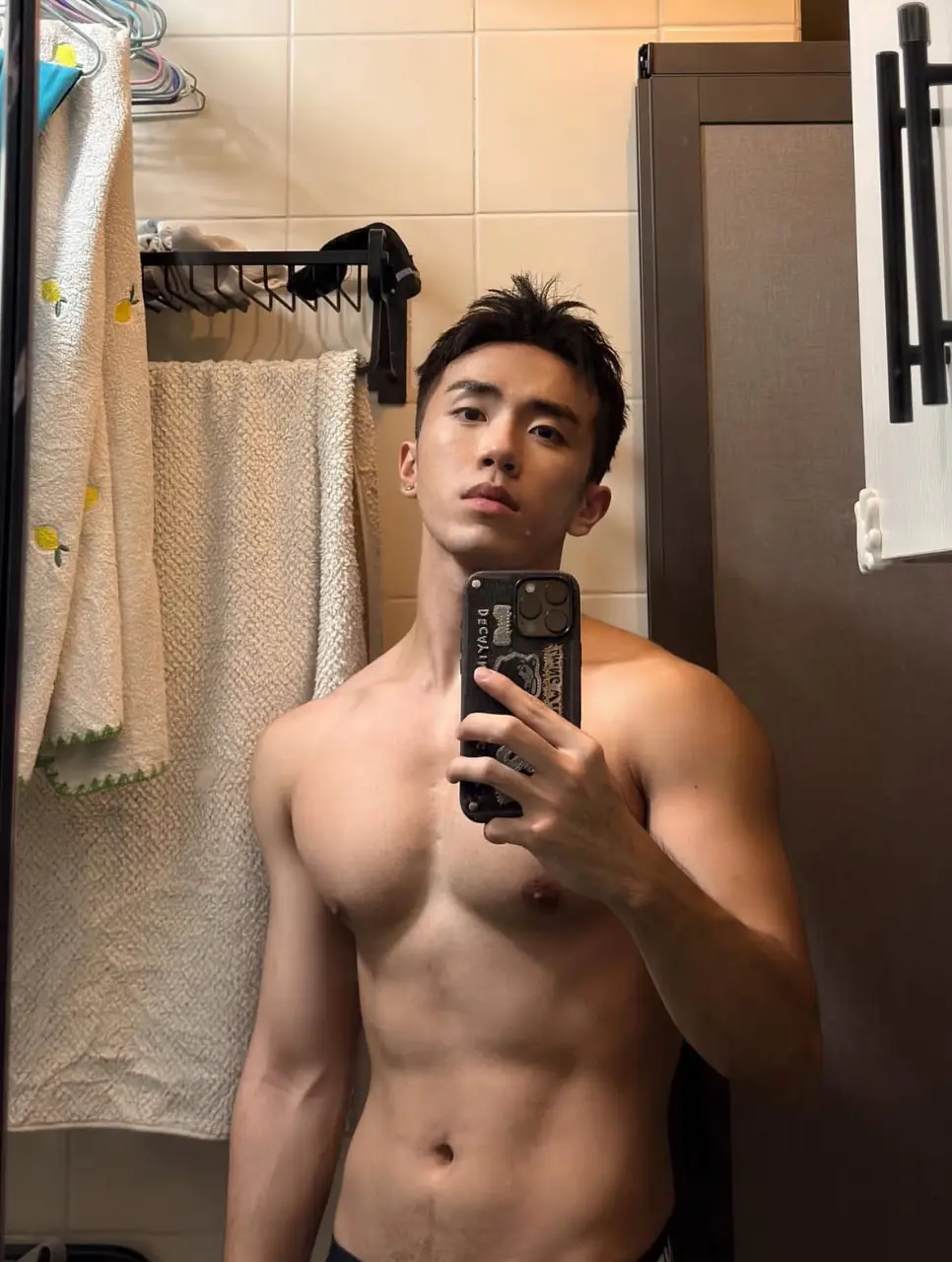 ถอดโชว์เรือนร่าง 2950