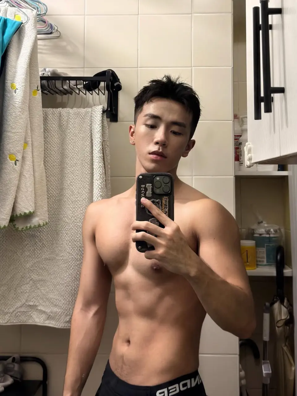 ถอดโชว์เรือนร่าง 2950