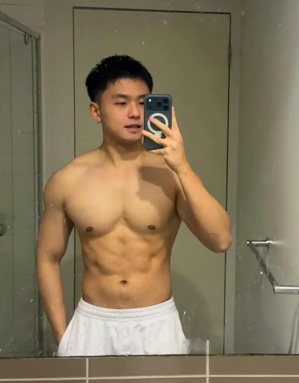 ถอดโชว์เรือนร่าง 2951