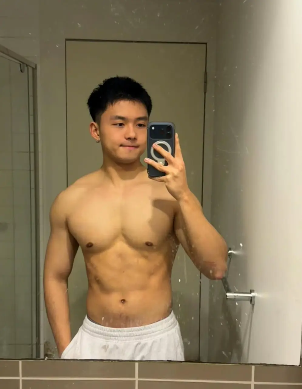 ถอดโชว์เรือนร่าง 2951