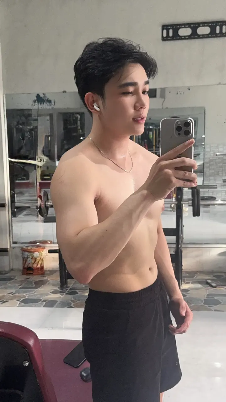 รูปหล่อเร้าอารมณ์ . 4