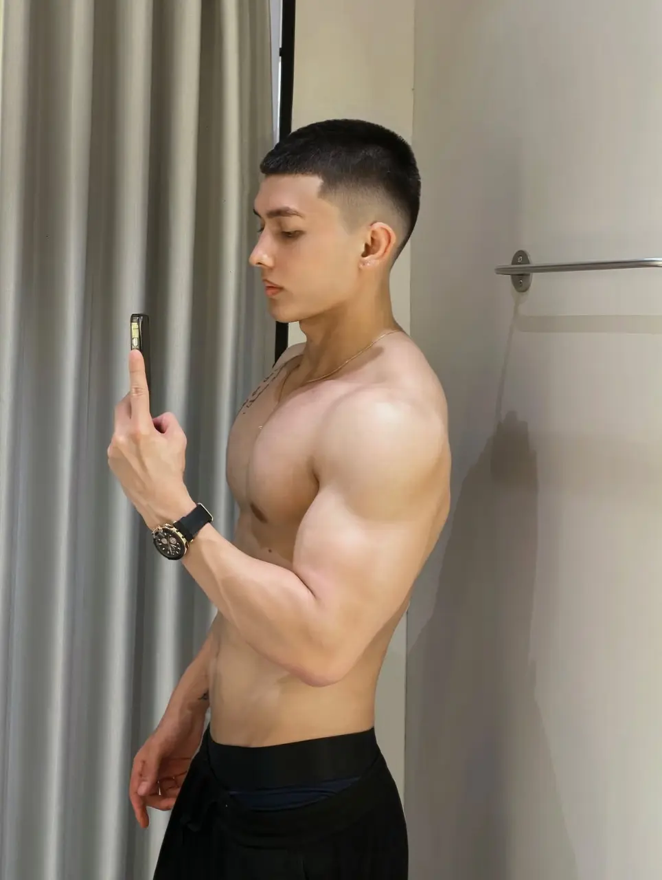 รูปหล่อเร้าอารมณ์ . 4