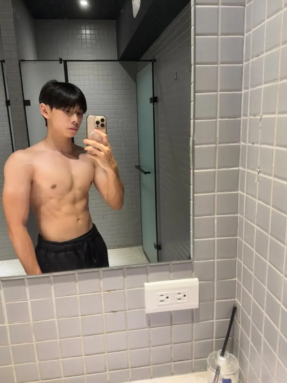 รูปหล่อเร้าอารมณ์ . 4