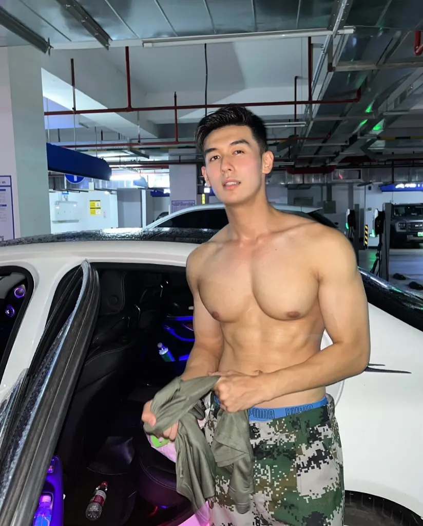 รูปหล่อเร้าอารมณ์ . 4