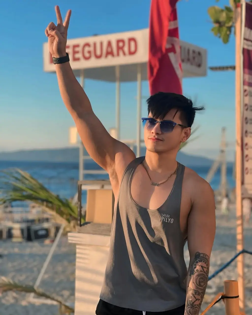 Cool GUY : Cristom Manuel