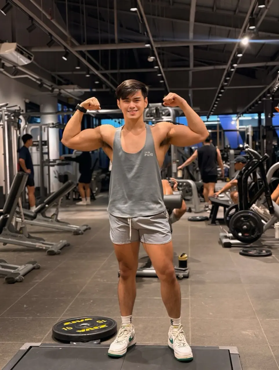 Cool GUY : Cristom Manuel