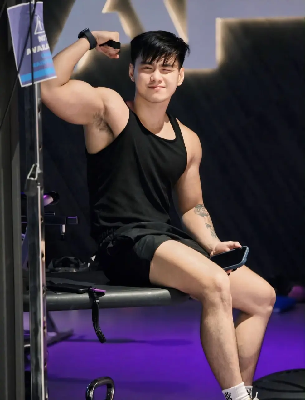 Cool GUY : Cristom Manuel