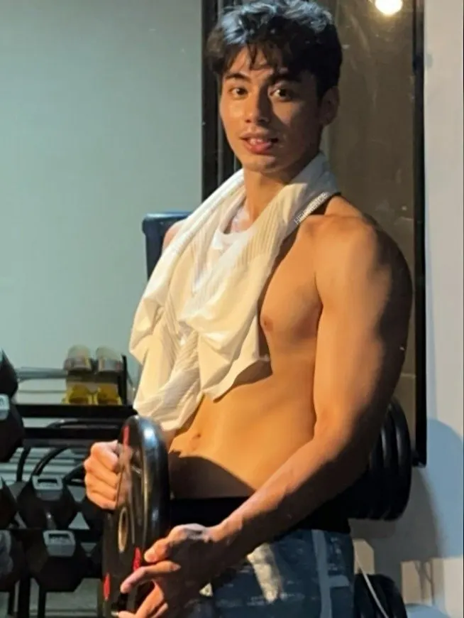 รูปหล่อเร้าอารมณ์ . 5