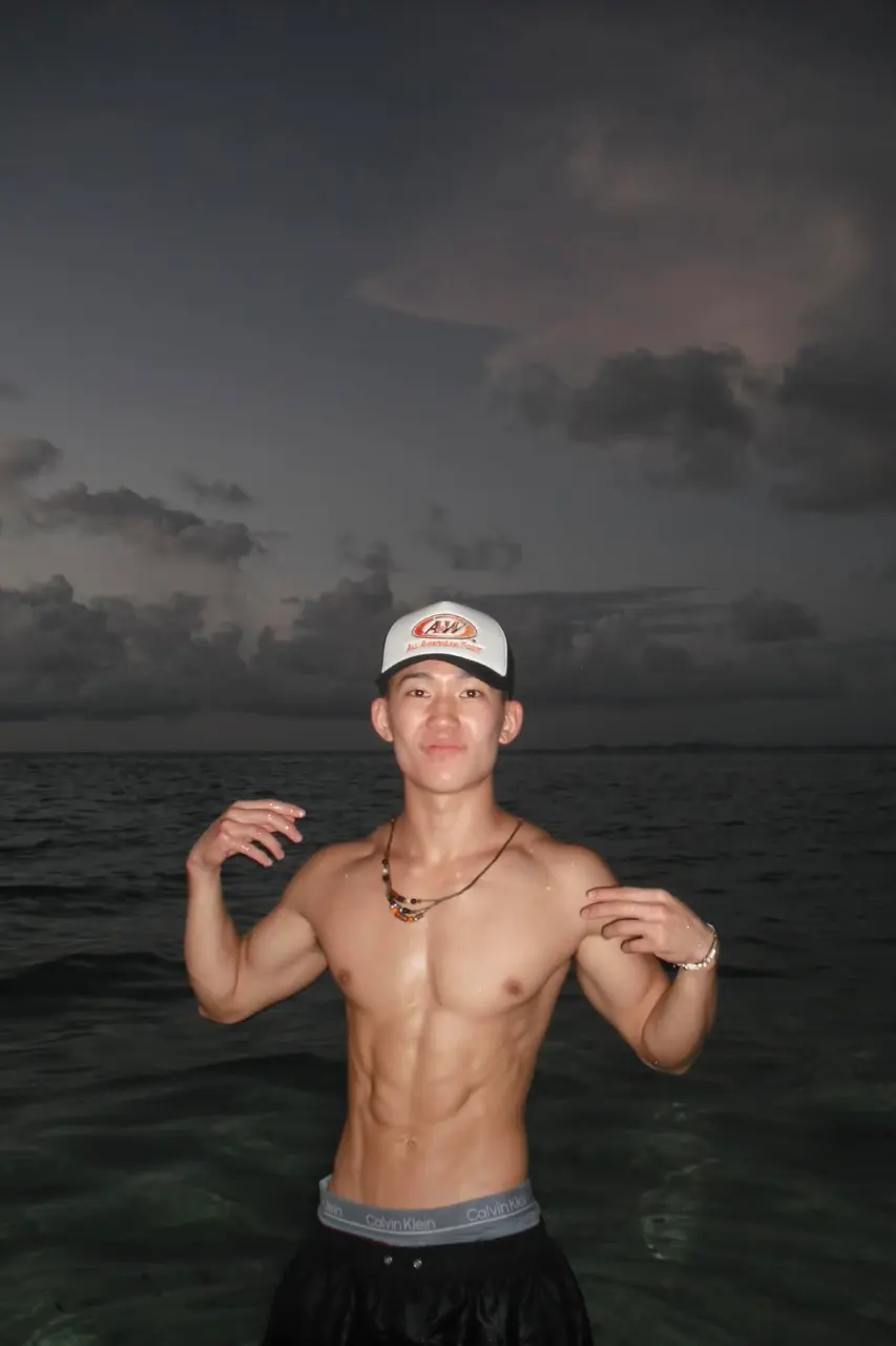 รูปหล่อเร้าอารมณ์ . 5