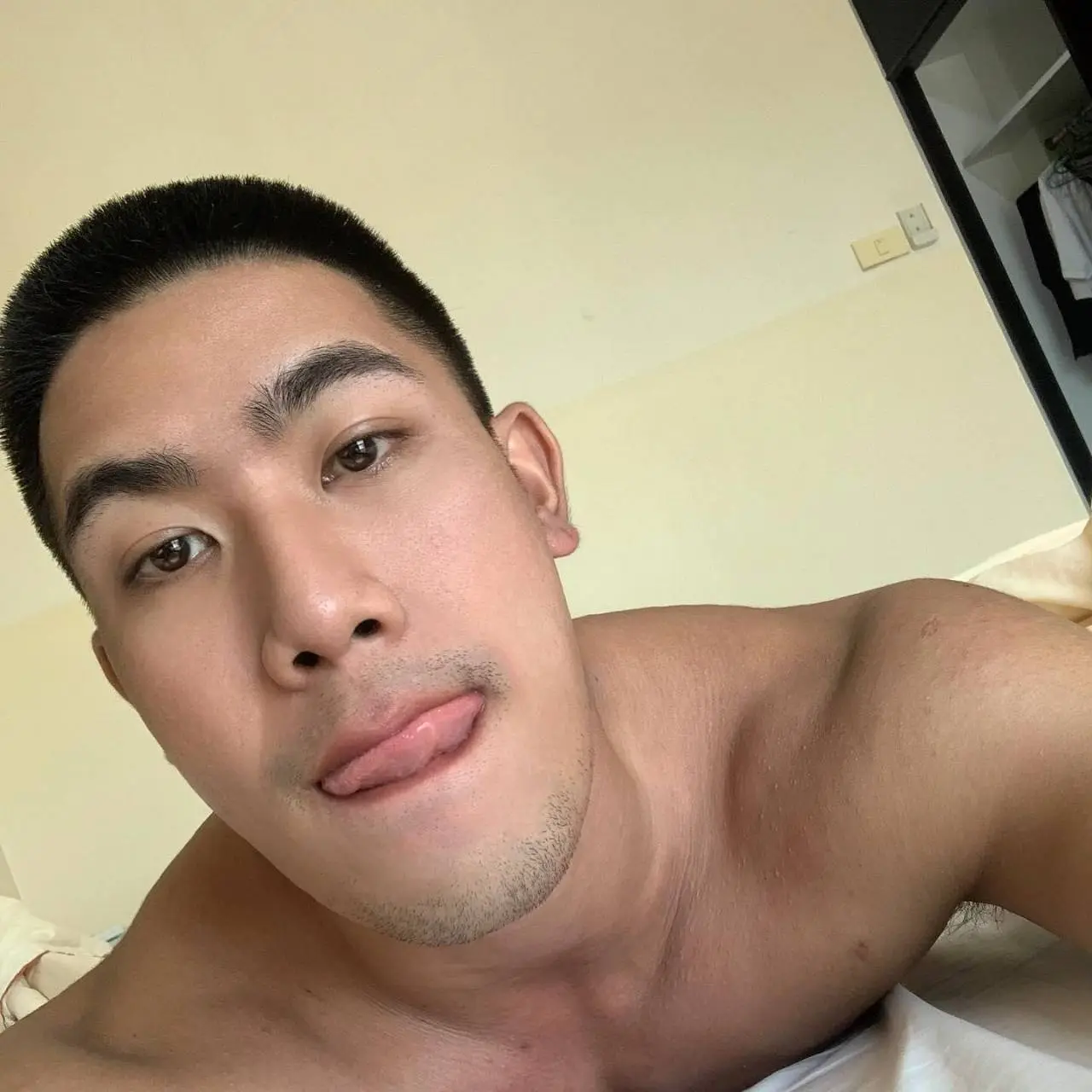 แลกลิ้นกับเธอ