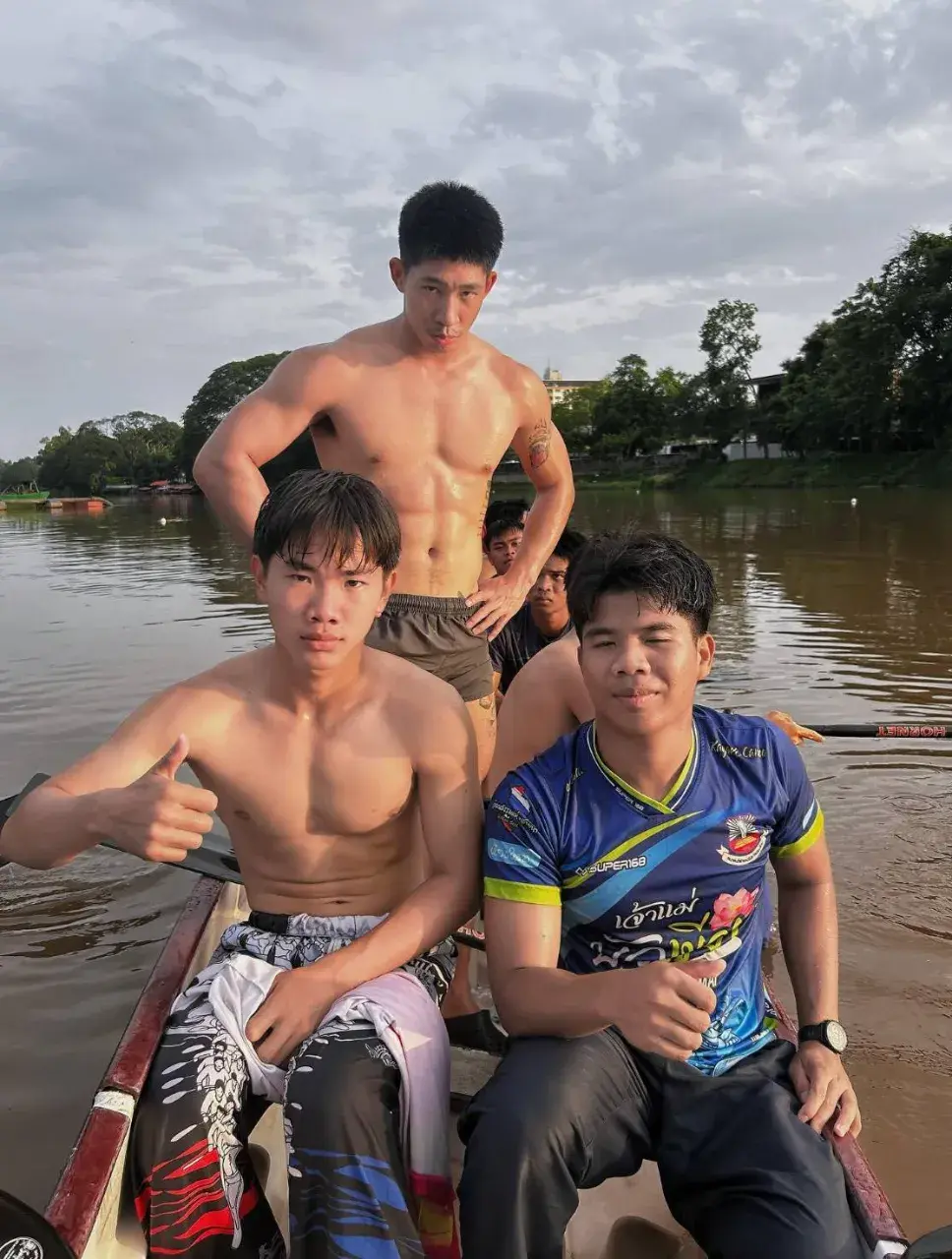 แลกลิ้นกับเธอ