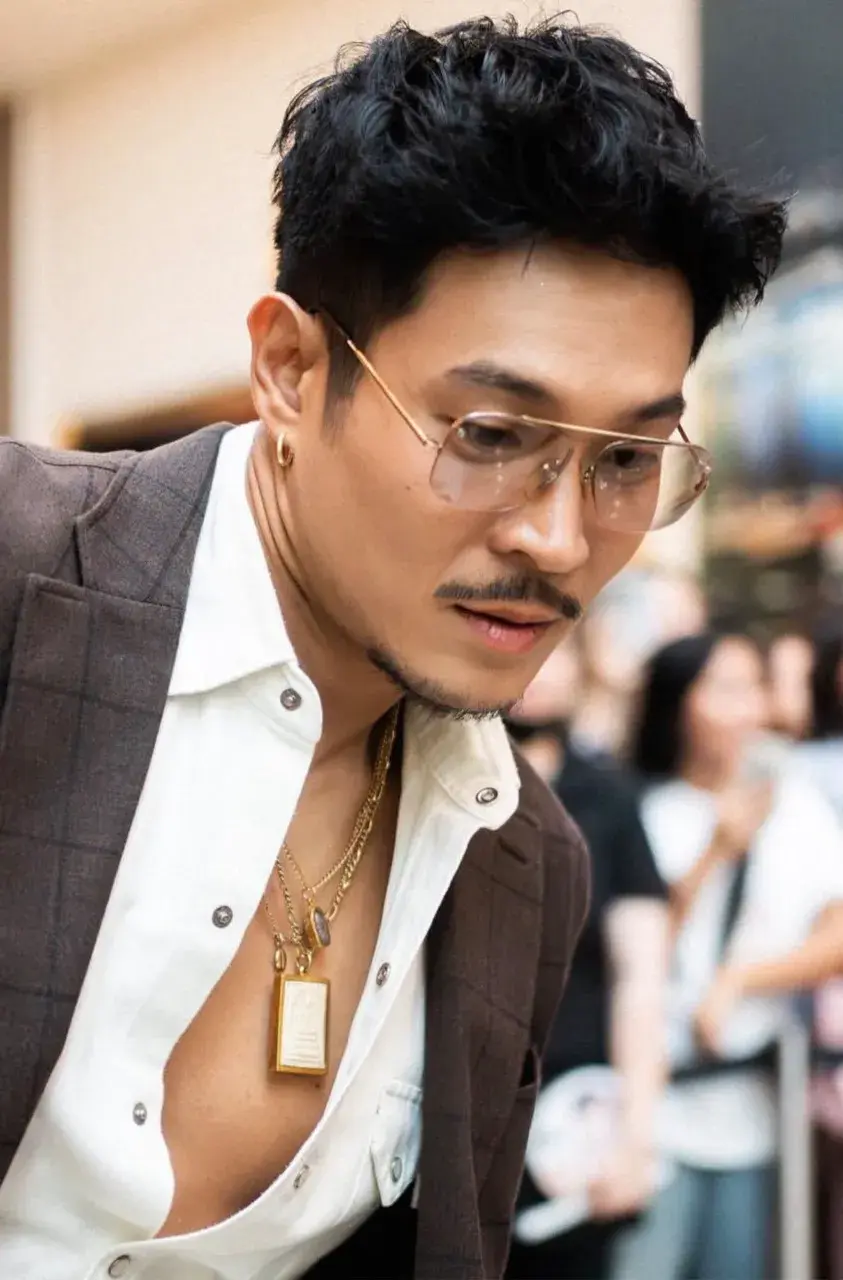 เสห่น์กายาชาย