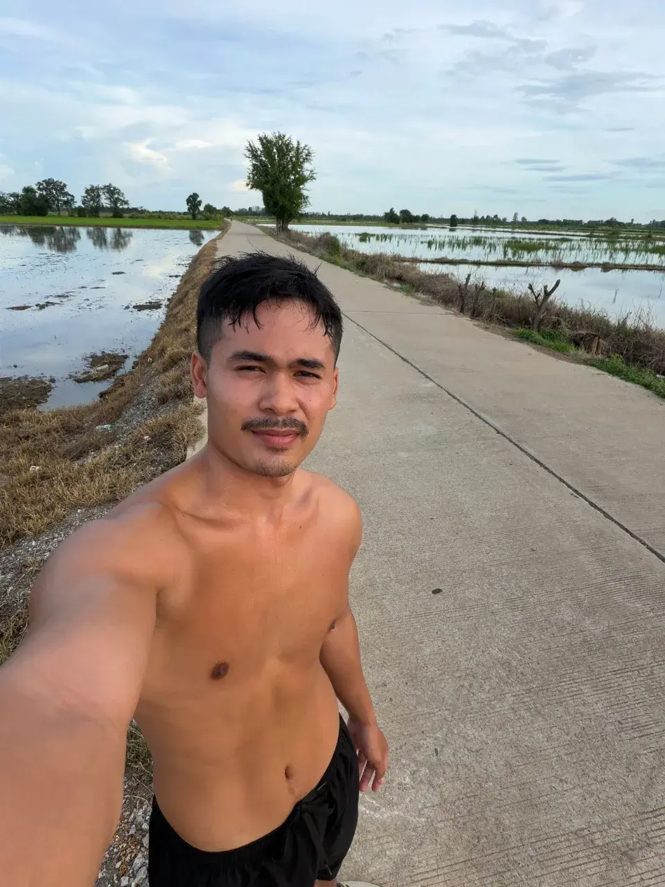 กรุบกรอบม๊วฟฟฟ