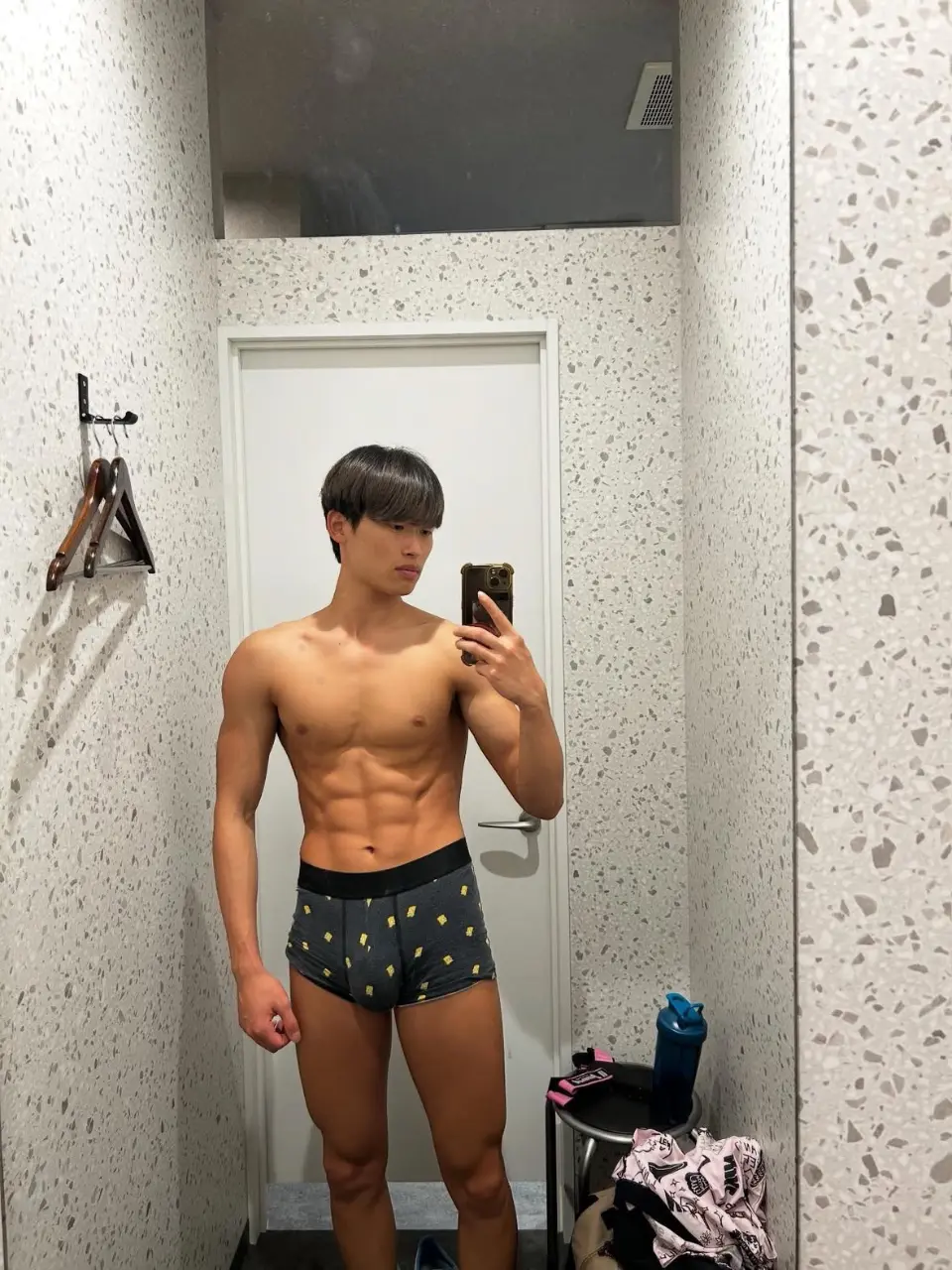 รูปหล่อเร้าอารมณ์ . 6