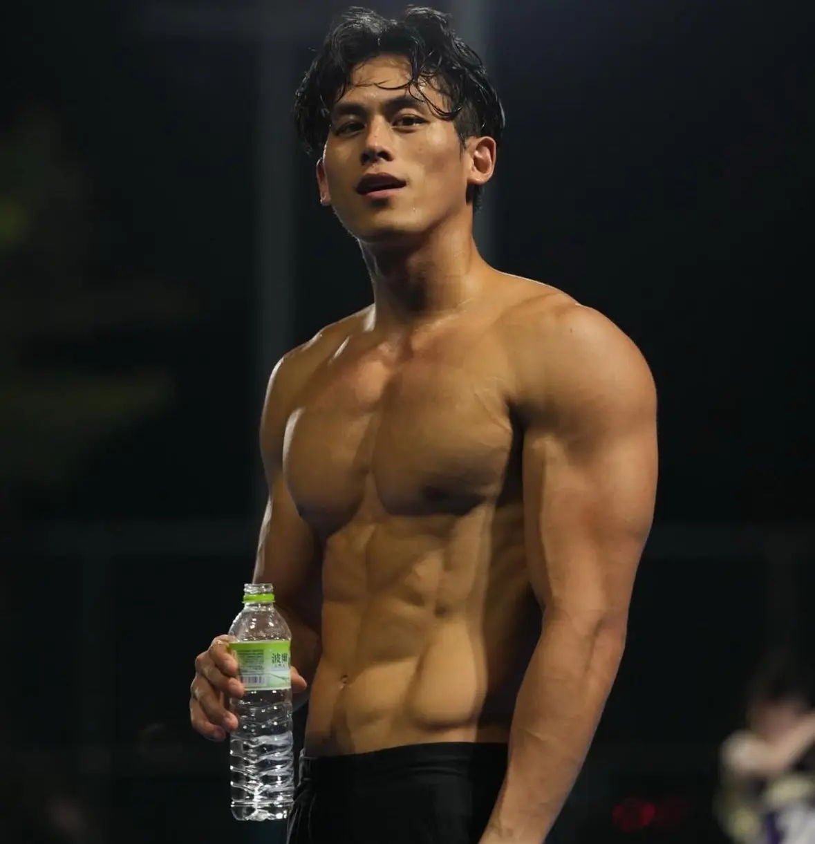 รูปหล่อเร้าอารมณ์ . 6