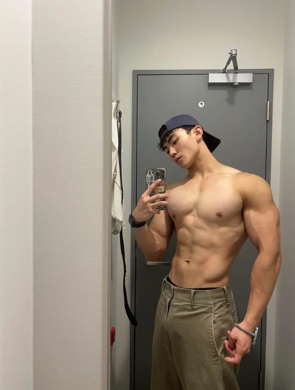 รูปหล่อเร้าอารมณ์ . 7