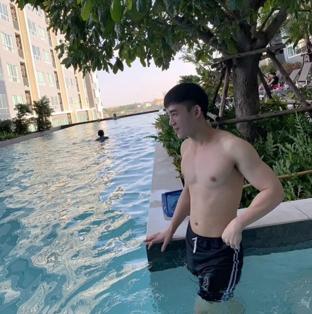 รูปหล่อเร้าอารมณ์ . 7