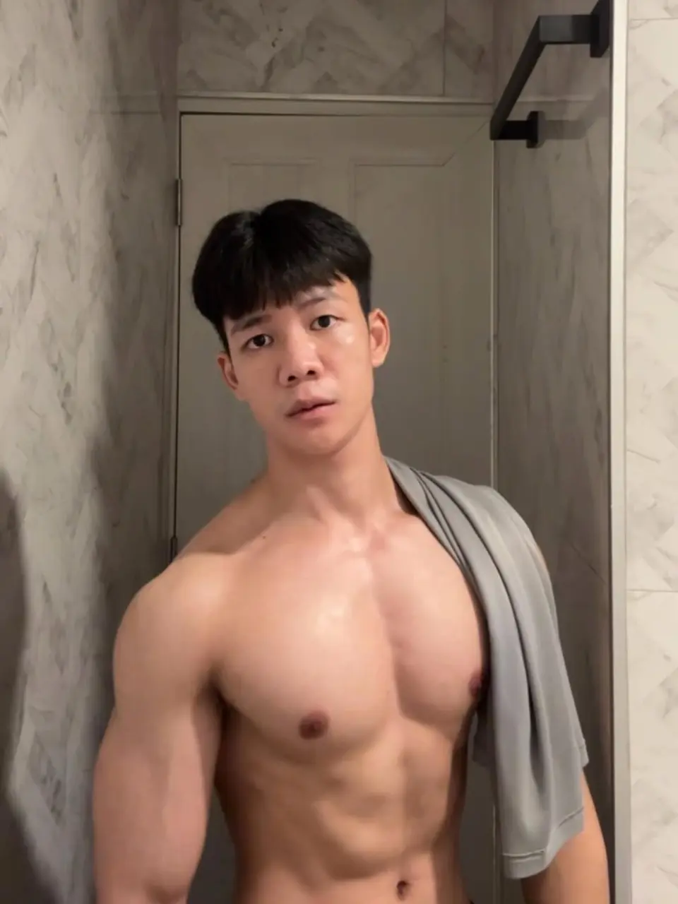 รูปหล่อเร้าอารมณ์ . 7