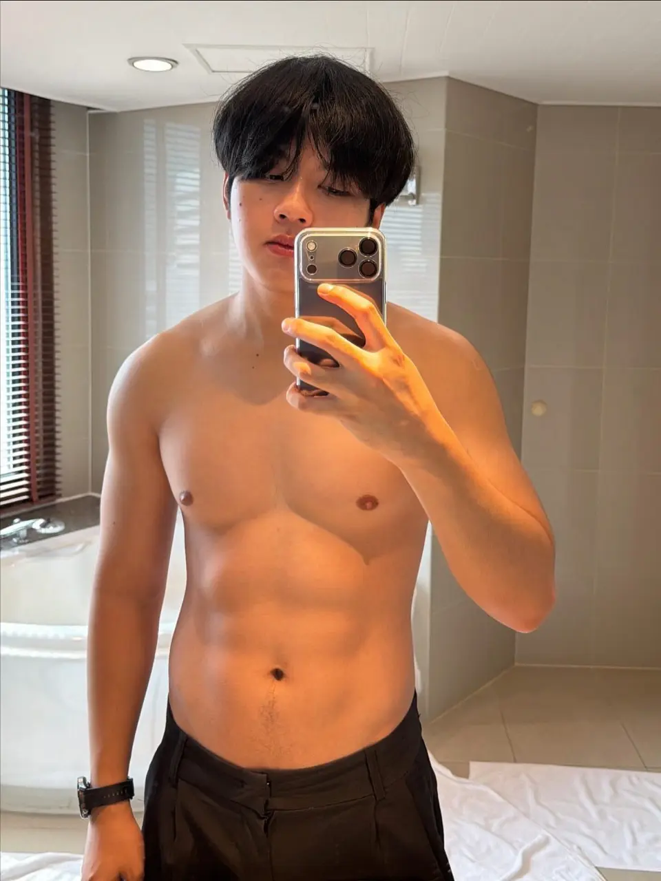 รูปหล่อเร้าอารมณ์ . 7