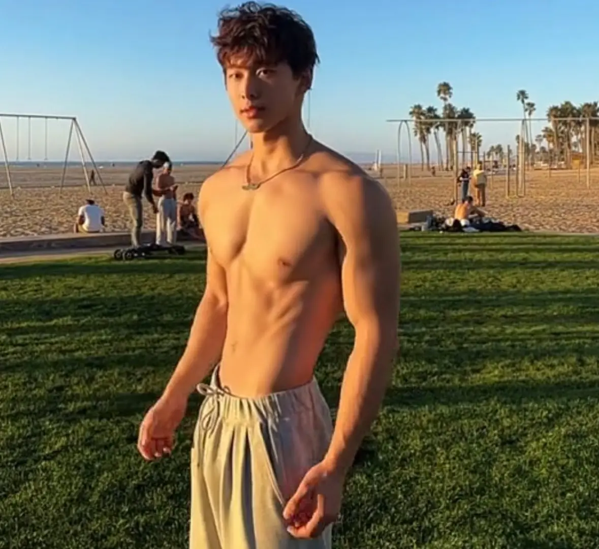 รูปหล่อเร้าอารมณ์ . 8