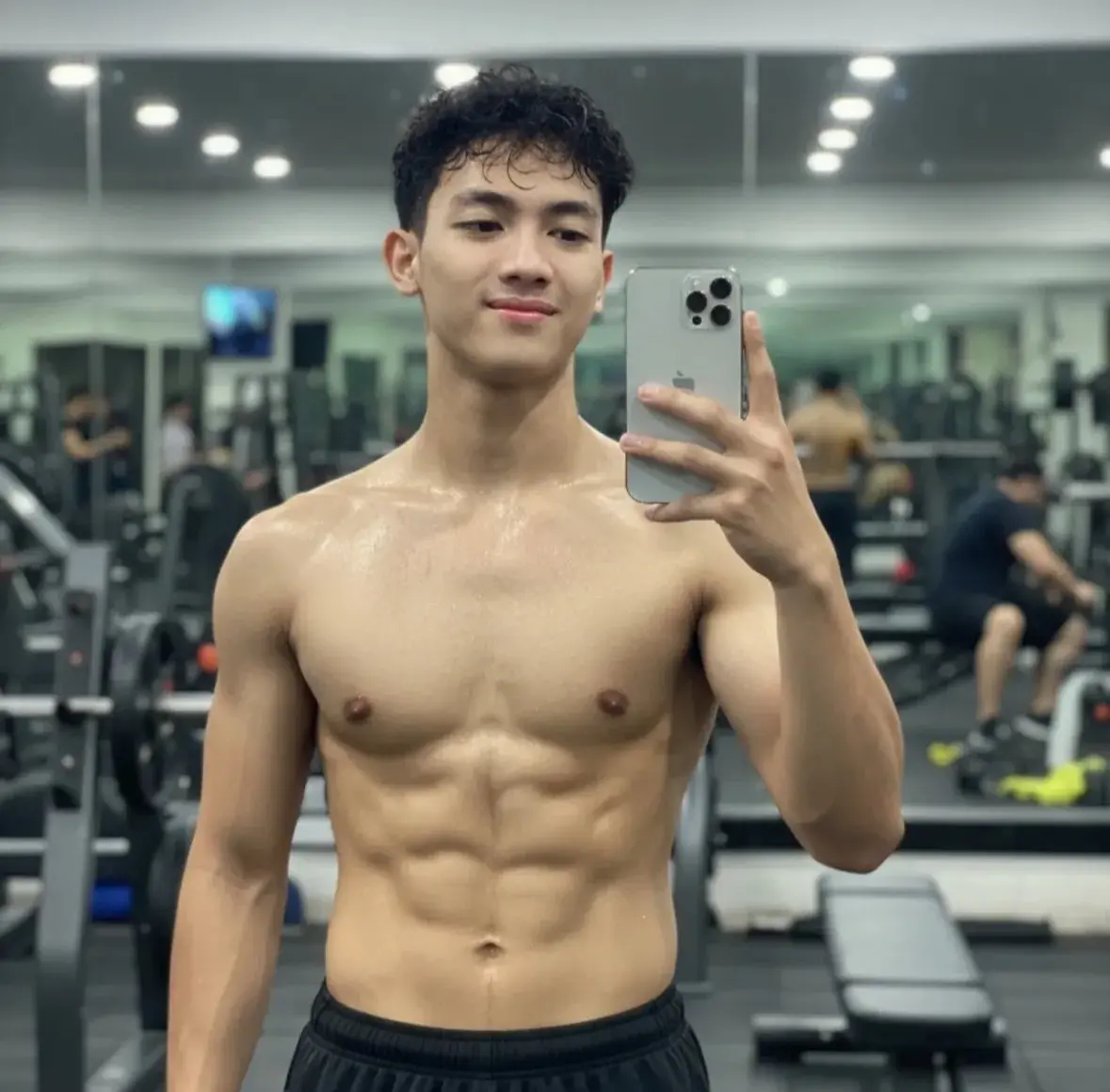 รูปหล่อเร้าอารมณ์ . 8