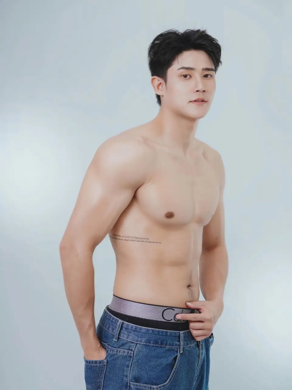 รูปหล่อเร้าอารมณ์ . 9