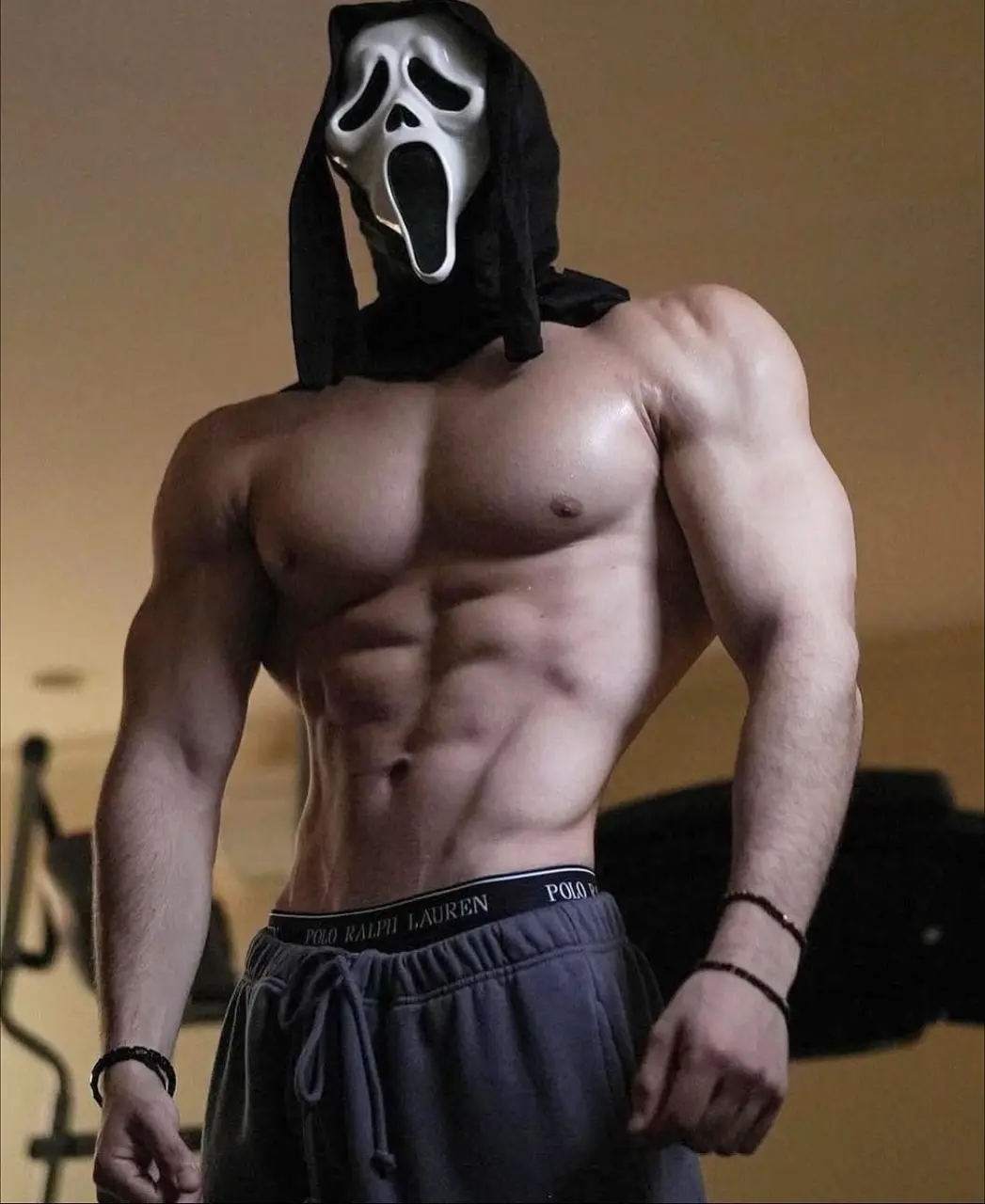 ผีหลอกทั้งแท่ง