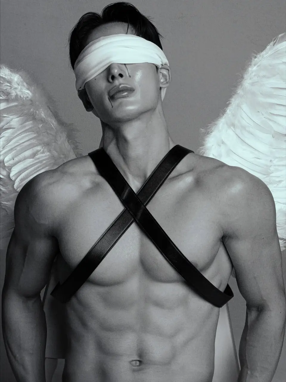 หนุ่มหล่อหลอกเสียว