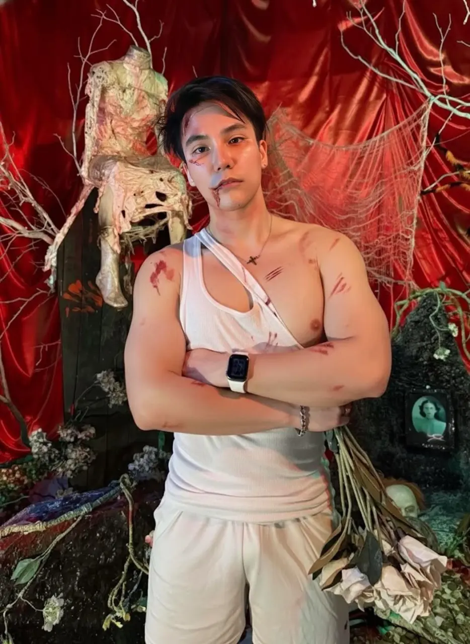 หนุ่มหล่อหลอกเสียว