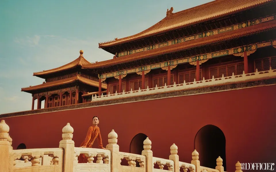 Du juan @ L’OFFICIEL China October 2025