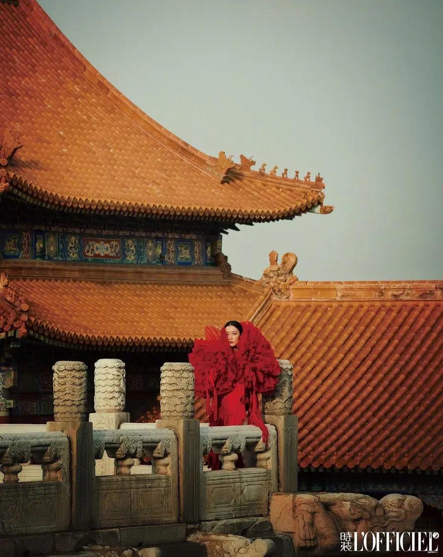 Du juan @ L’OFFICIEL China October 2025