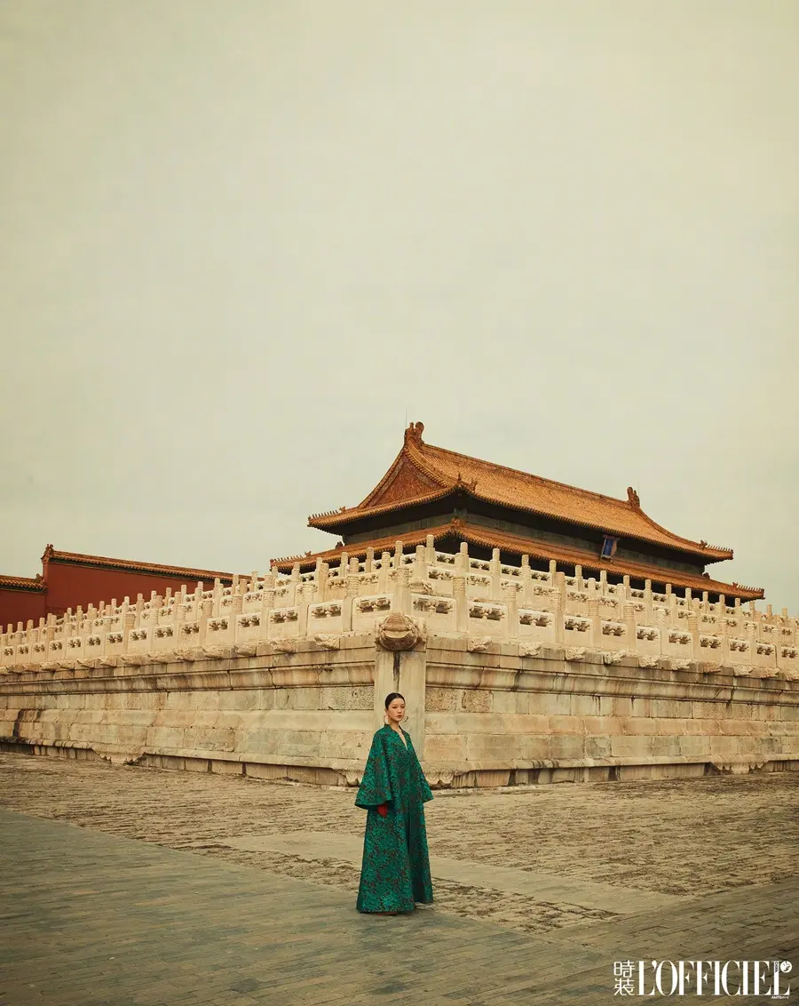 Du juan @ L’OFFICIEL China October 2025