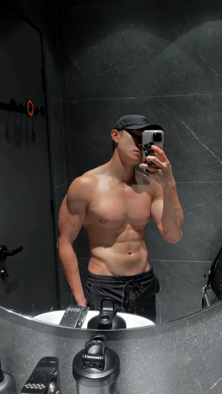 ถอดโชว์เรือนร่าง 2953