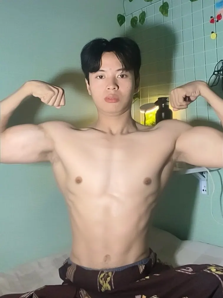 ถอดโชว์เรือนร่าง 2953