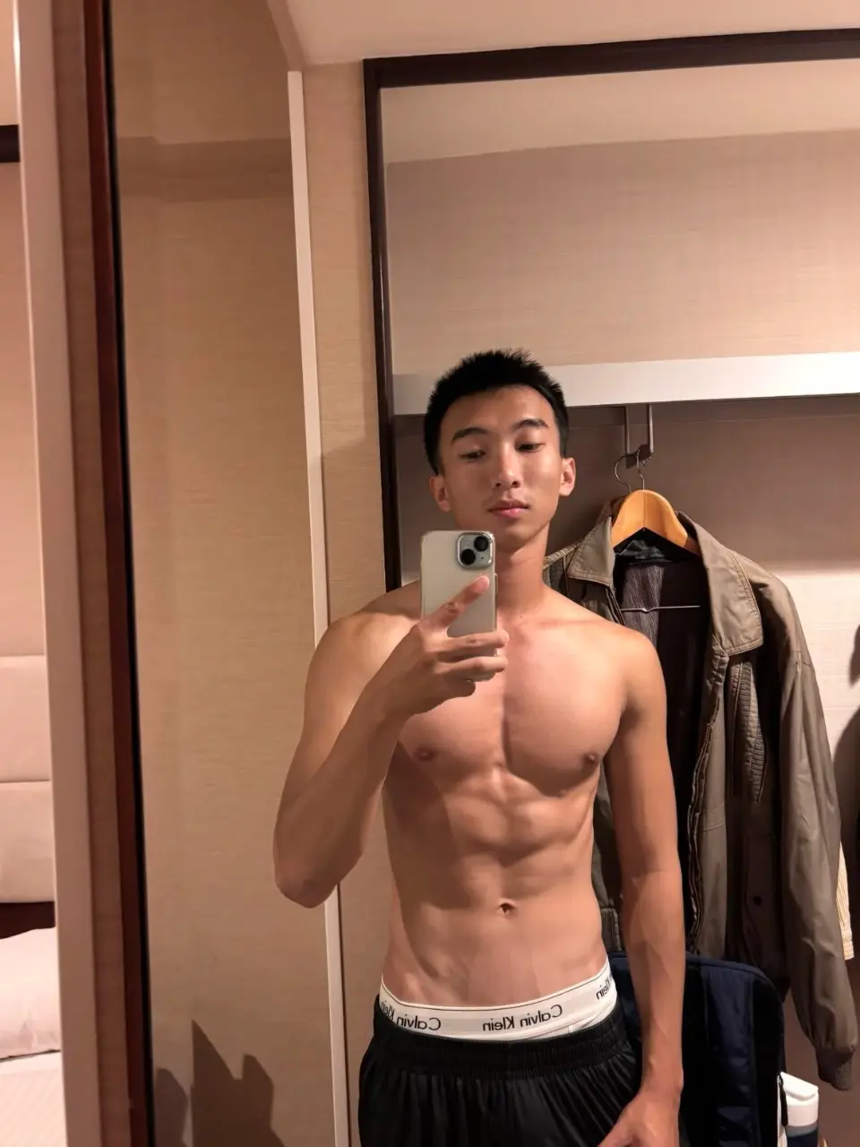 ถอดโชว์เรือนร่าง 2954