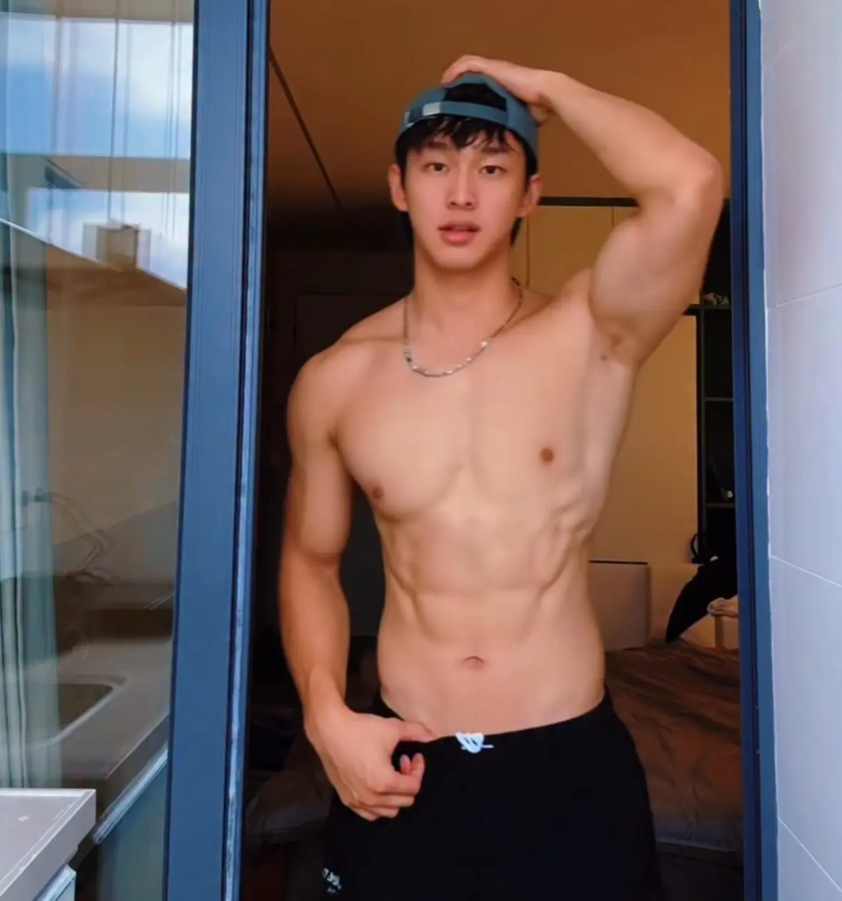 ถอดโชว์เรือนร่าง 2954